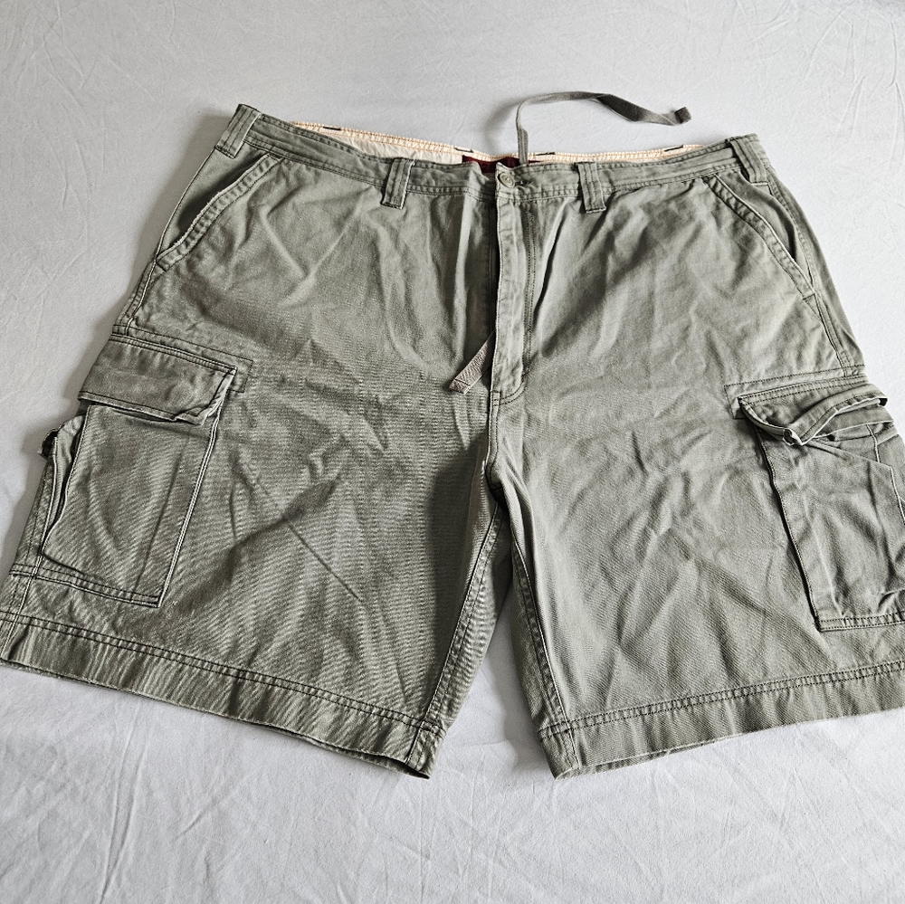 Men's Green Cargo Shorts